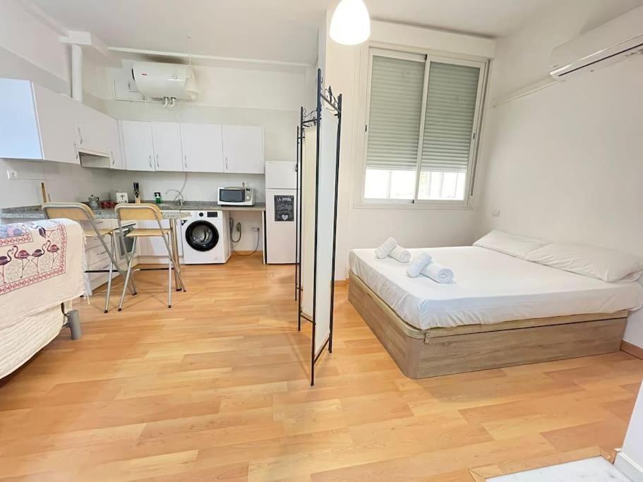 Nice Flat In Atarazanas - Souv Malaga Bagian luar foto