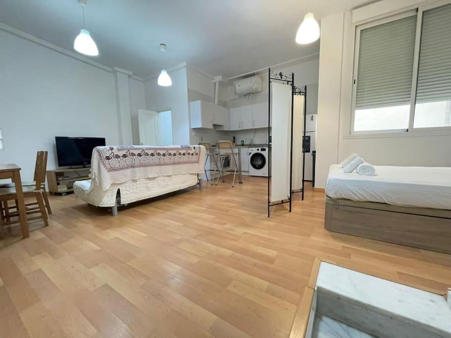 Nice Flat In Atarazanas - Souv Malaga Bagian luar foto